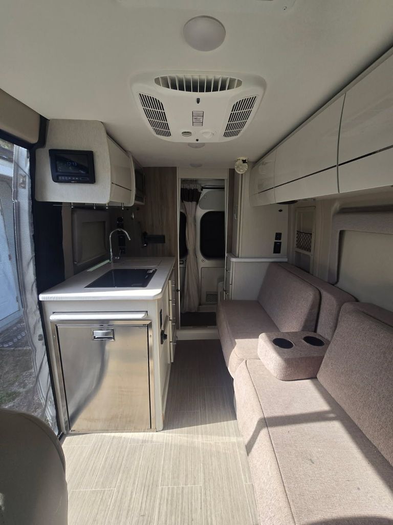 2023 Thor Motor Coach Rize 18M - National Vehicle