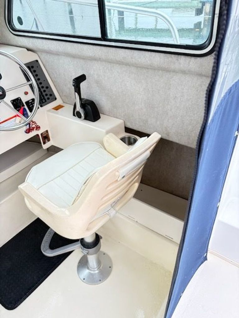 2010 Parker 2320 Sport Cabin SL - National Vehicle