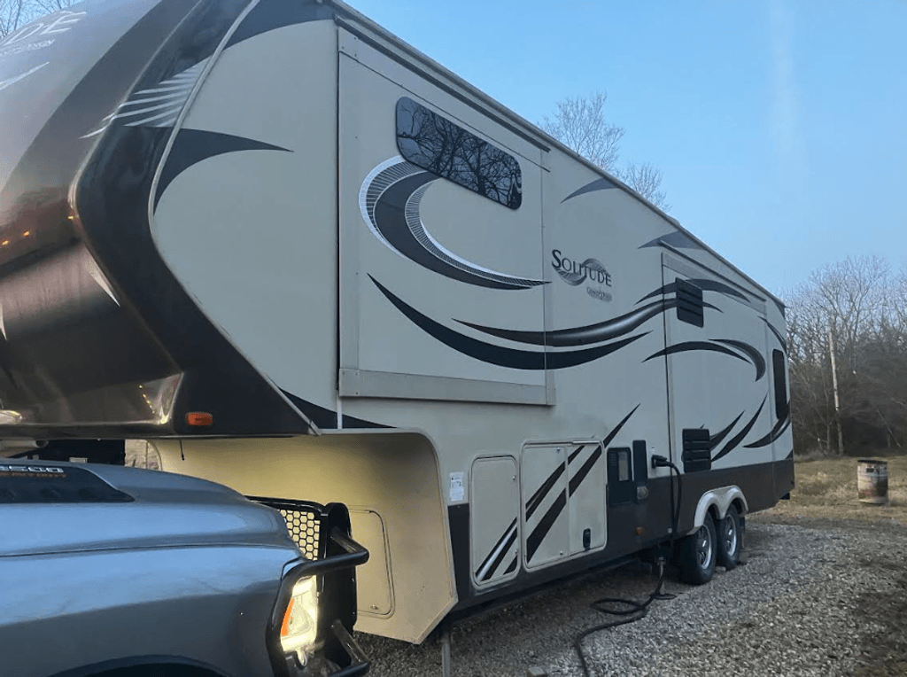のん 2016 Grand Design Solitude 321RL - National Vehicle