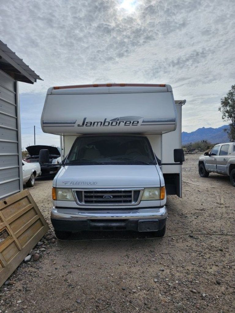インフィニティ 2005 Fleetwood Jamboree 31M - National Vehicle