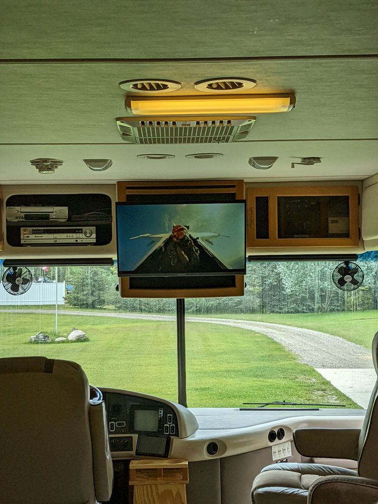 2004 Fleetwood Expedition 37U - National Vehicle