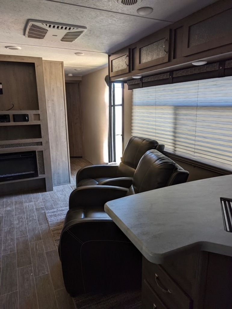 2020 Palomino Puma 32RKTS - National Vehicle