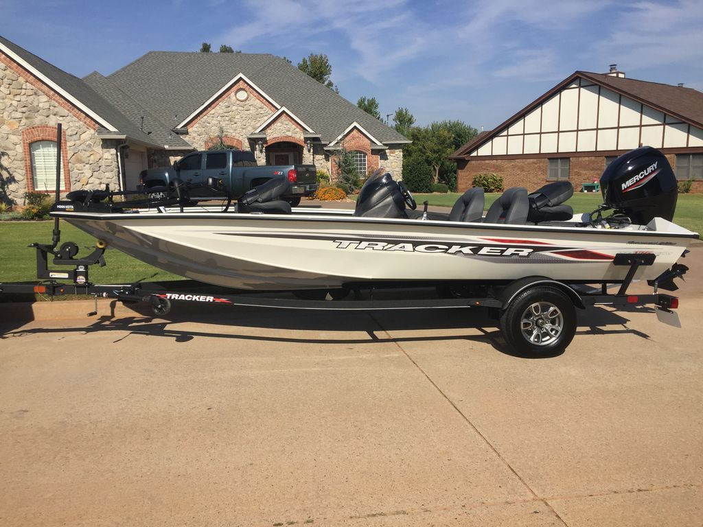 2023 Bass Tracker Pro Team - National Vehicle