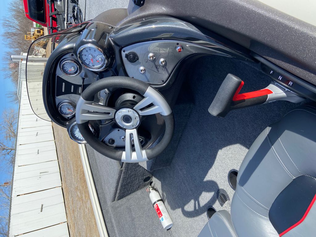 SR　100枚 2023 Bass Tracker Pro Team - National Vehicle