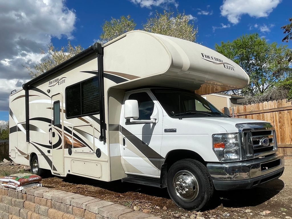2016 Thor Motor Coach Freedom Elite 29FE - National Vehicle
