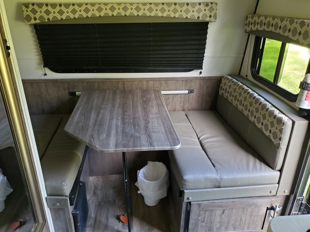 テレビ本体 2021 Riverside RV Retro 166 - National Vehicle