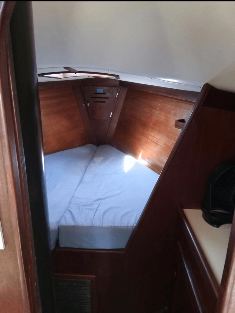 1984 Freedom 32 - National Vehicle