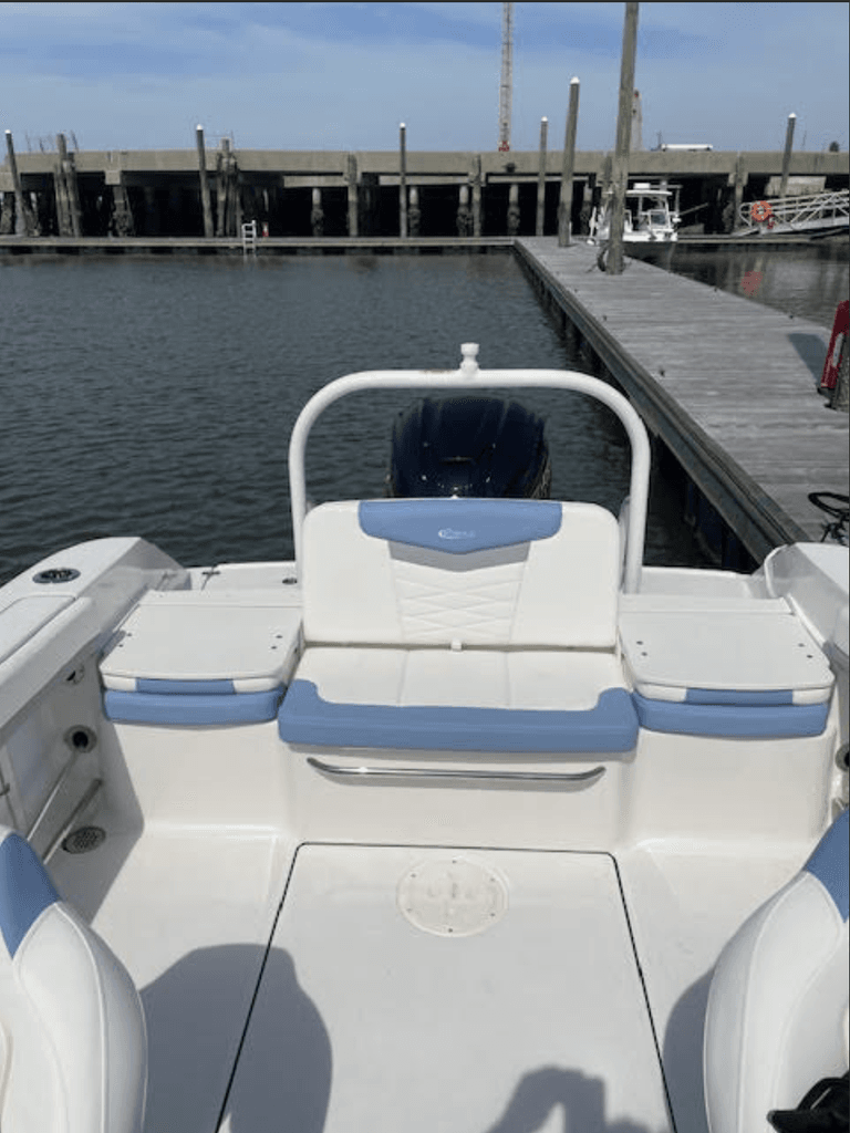 2023 Robalo 207 Dual Console - National Vehicle