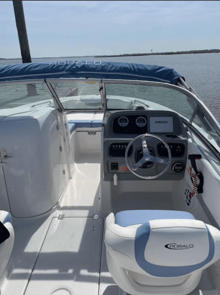 2023 Robalo 207 Dual Console - National Vehicle