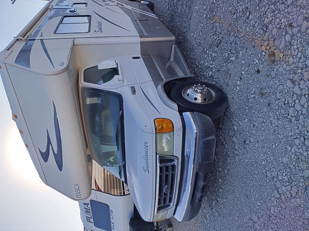 2005 Itasca Sundancer 30V - National Vehicle