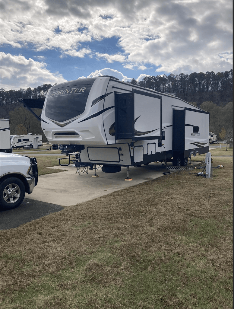 2022 Keystone Sprinter Limited 3190RLS - National Vehicle