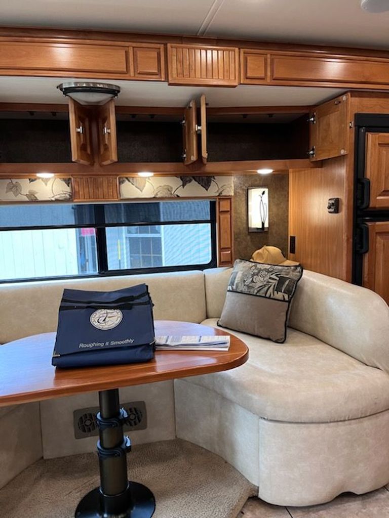 2014 Tiffin Motorhomes Allegro Breeze 32BR - National Vehicle