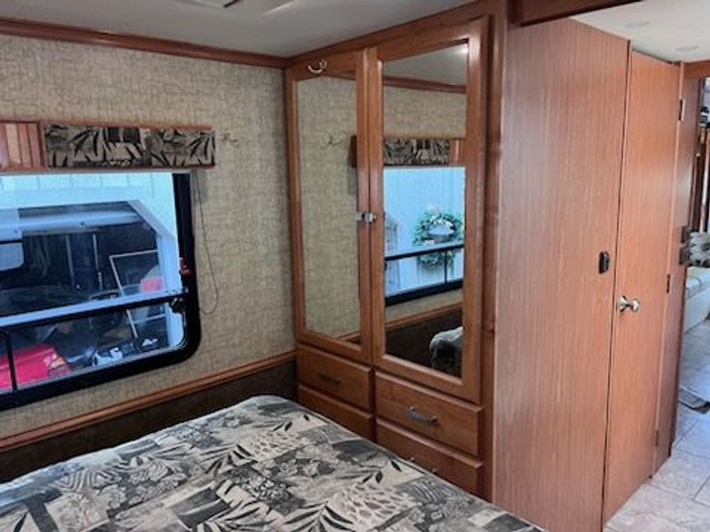 2014 Tiffin Motorhomes Allegro Breeze 32BR - National Vehicle