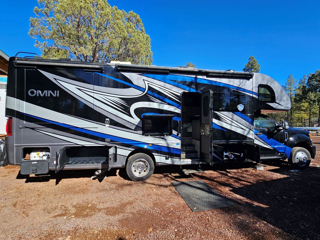 2023 Thor Motor Coach Omni XG32 4x4 - National Vehicle