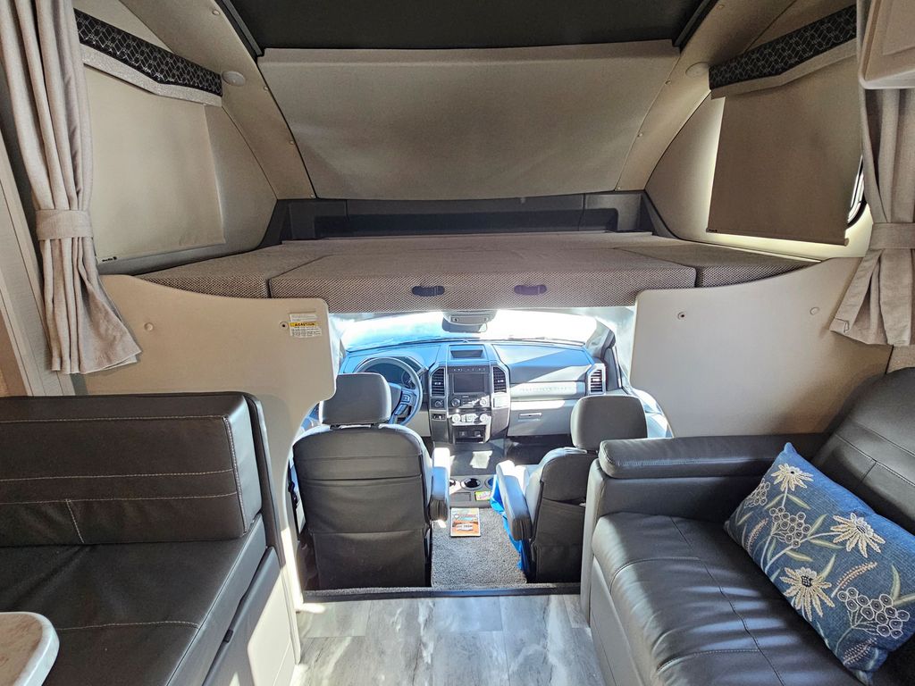 2023 Thor Motor Coach Omni XG32 4x4 - National Vehicle