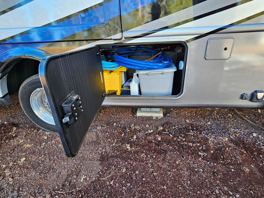 2023 Thor Motor Coach Omni XG32 4x4 - National Vehicle