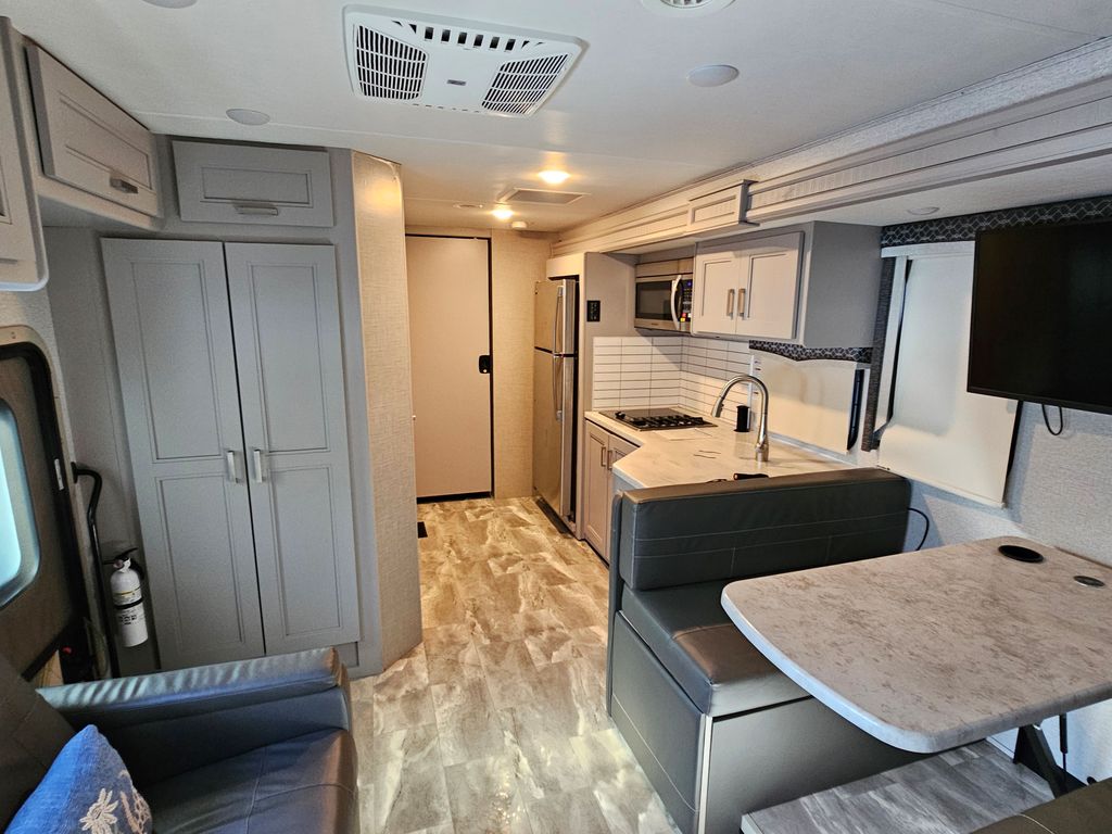 2023 Thor Motor Coach Omni XG32 4x4 - National Vehicle