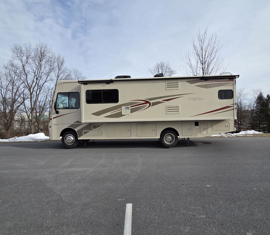 ラ 2018 Winnebago Vista 29VE - National Vehicle