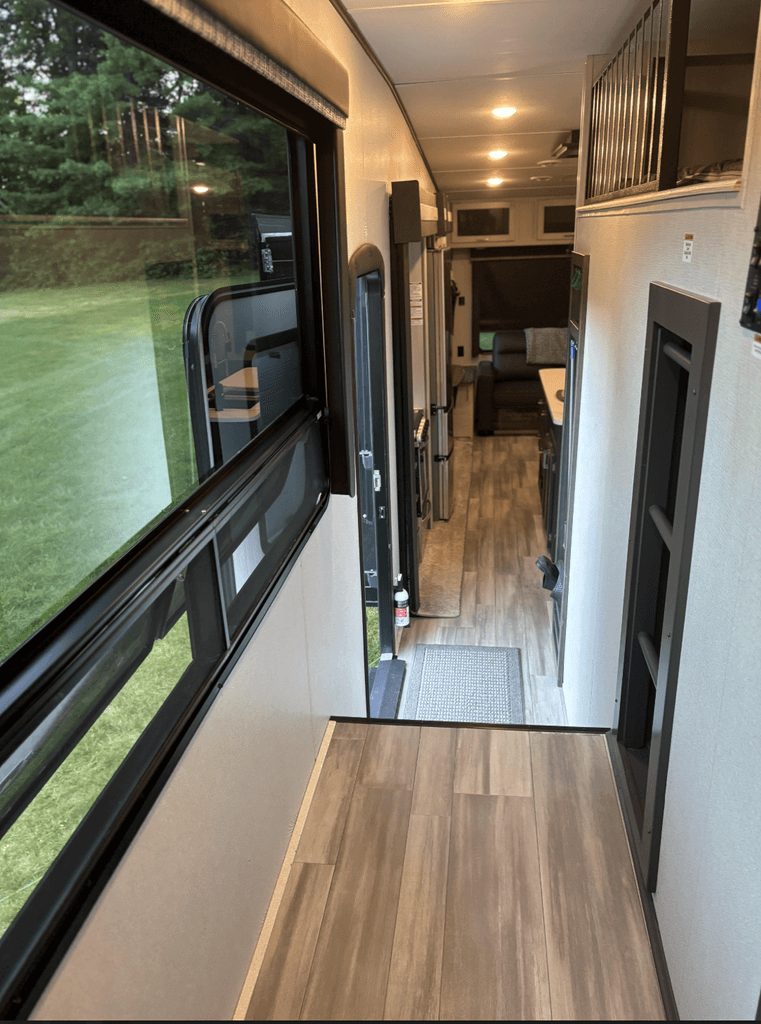 2021 Keystone Sprinter Limited 3570LFT - National Vehicle