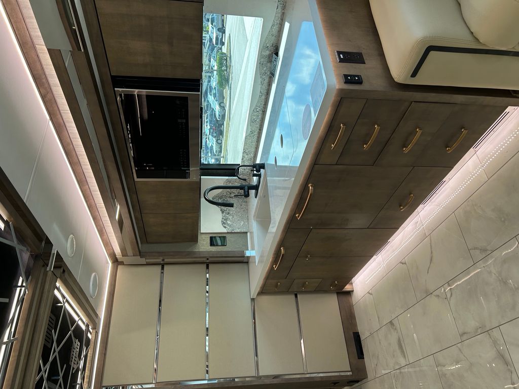 2025 Tiffin Motorhomes Zephyr 45PZ - National Vehicle