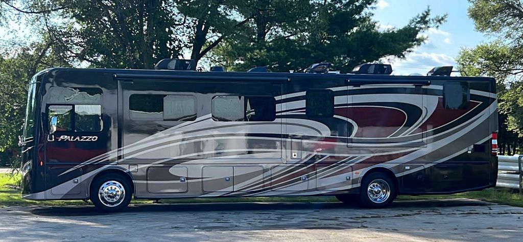 2022 Thor Motor Coach Palazzo 37.5 - National Vehicle