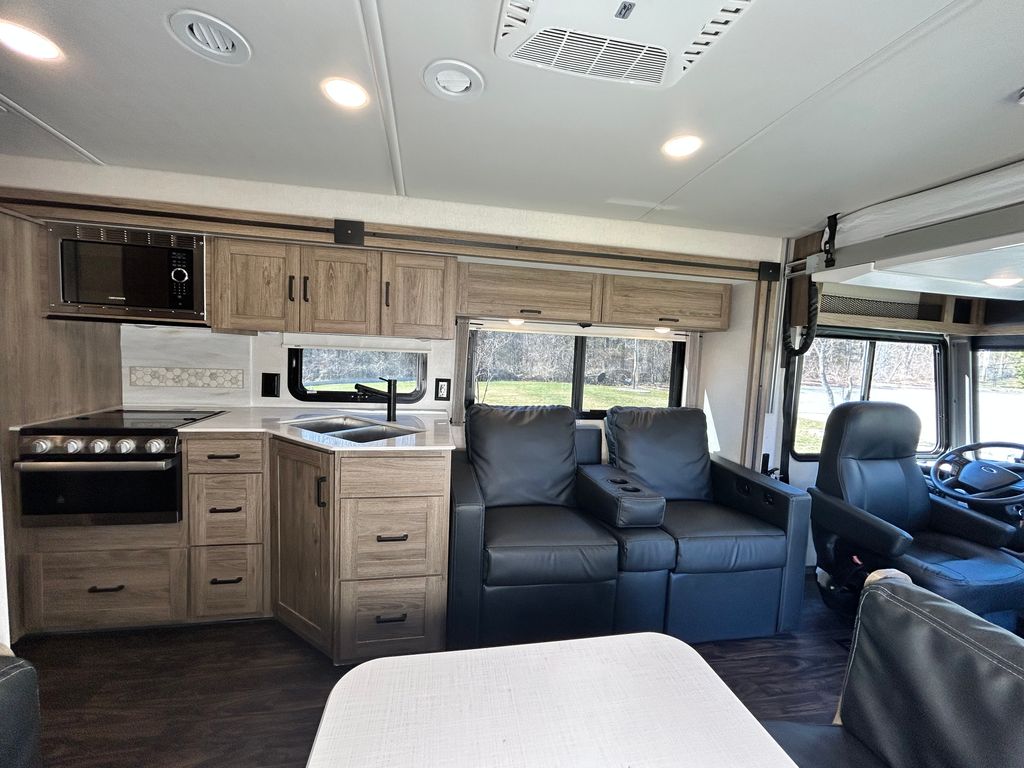 2023 Winnebago Vista 29NP - National Vehicle