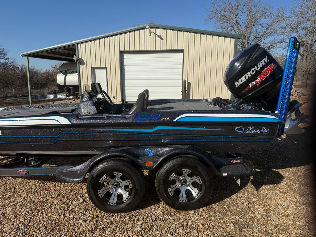 2013 Bass Cat Cougar FTD - National Vehicle