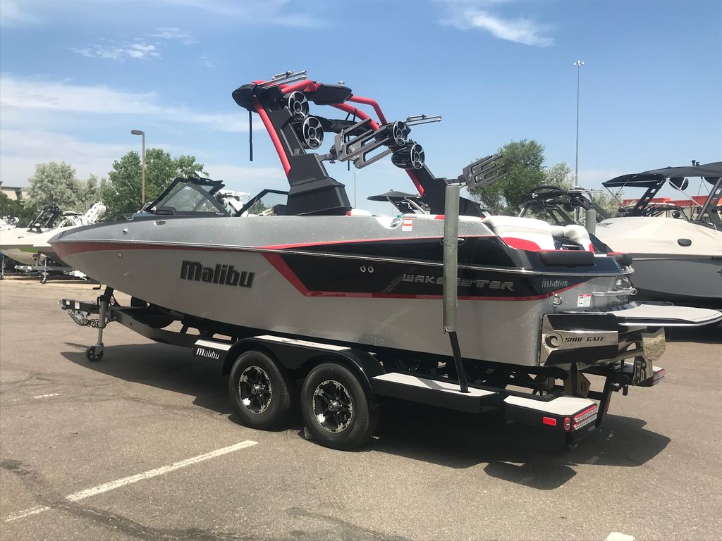 2019 Malibu 22 MXZ - National Vehicle