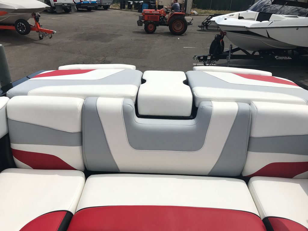 2019 Malibu 22 MXZ - National Vehicle