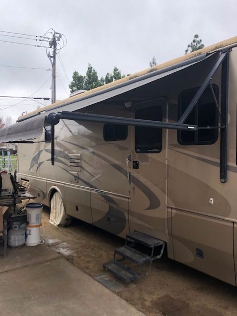 2006 National RV Dolphin 5355 - National Vehicle