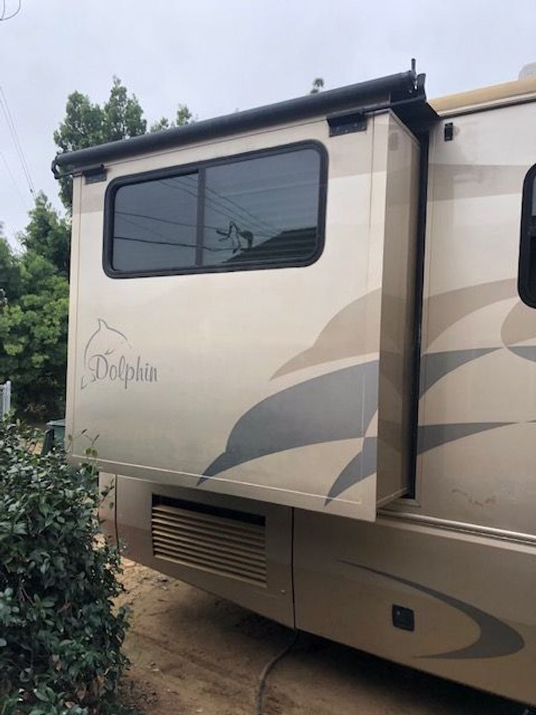 2006 National RV Dolphin 5355 - National Vehicle