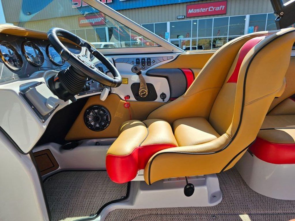 2022 Sanger V215 S - National Vehicle