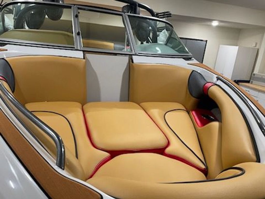 2022 Sanger V215 S - National Vehicle
