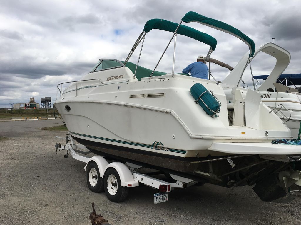 ROUGE&BLUE” BURNSIDE 1996-2020 AGED 23年 1996 Cruisers Yachts 2670 Rogue - National Vehicle