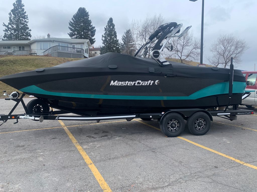 2019 MasterCraft X24 - National Vehicle