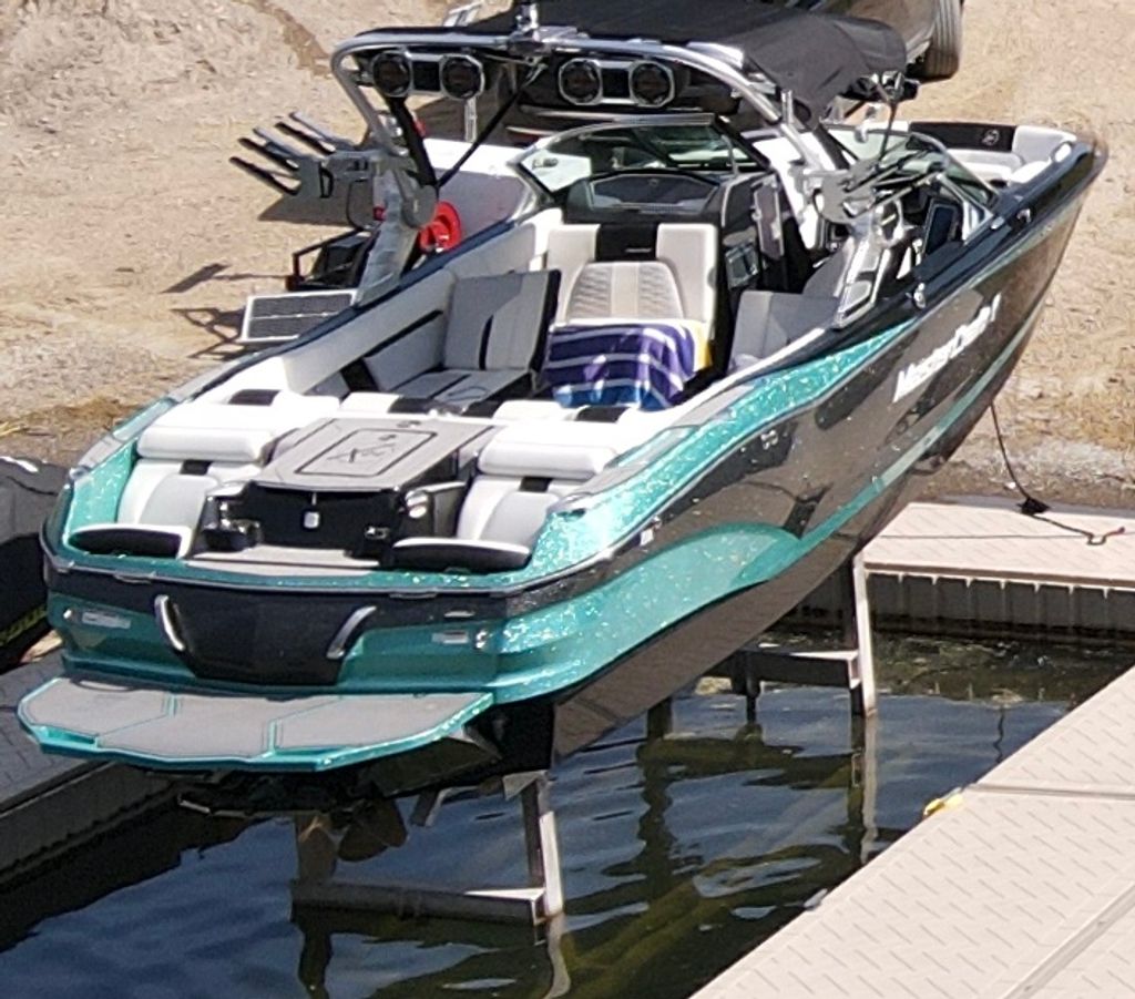 2019 MasterCraft X24 - National Vehicle