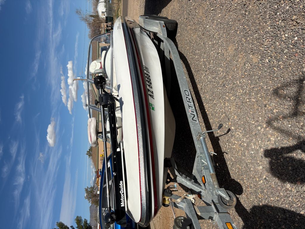 2004 Nitro 288 Sport - National Vehicle