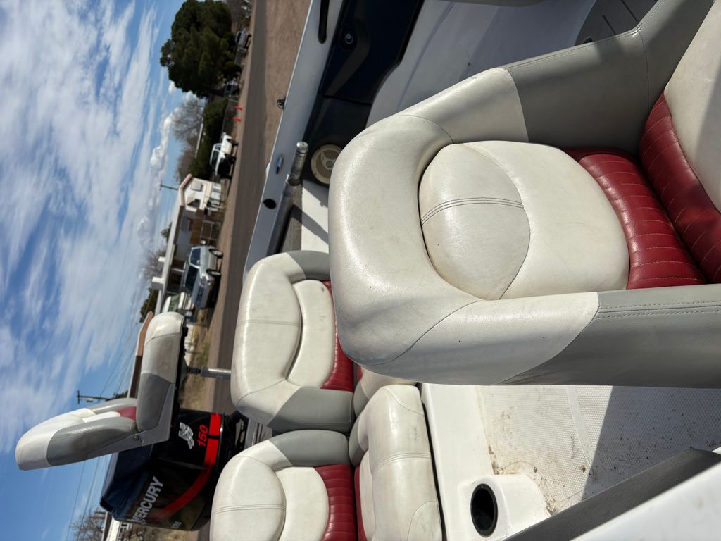2004 Nitro 288 Sport - National Vehicle