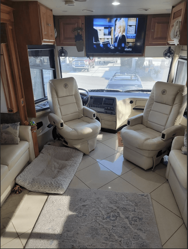 2011 Tiffin Motorhomes Phaeton 40QTH - National Vehicle