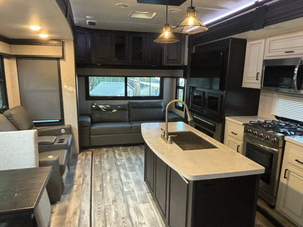 2022 Highland Ridge Mesa Ridge 314RLS - National Vehicle