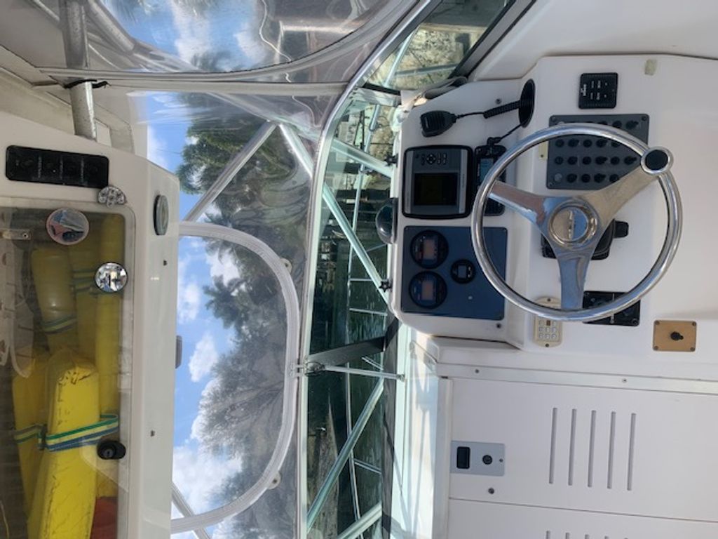 24点　② 2005 Robalo 235 Walkaround - National Vehicle