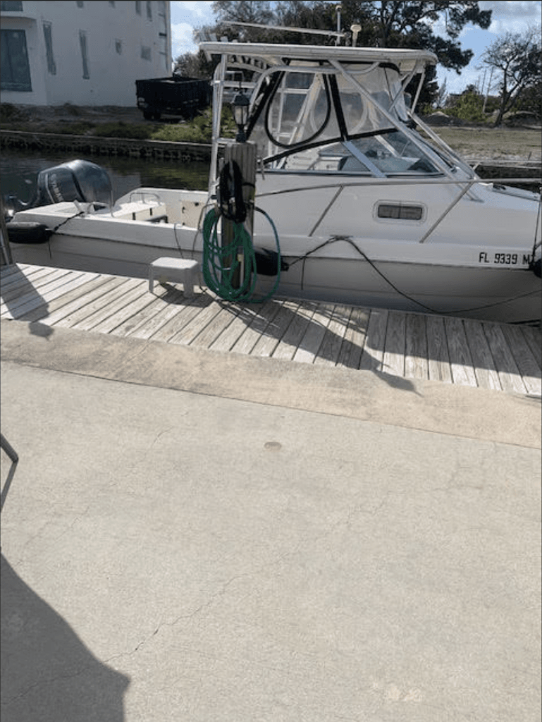 2005 Robalo 235 Walkaround - National Vehicle