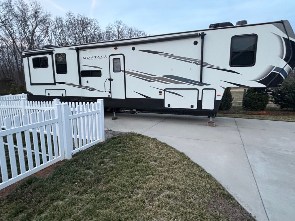 2021 Keystone Montana High Country 372RD - National Vehicle