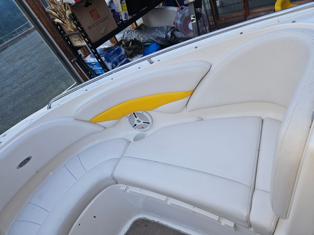 2003 Chaparral 220 SSI - National Vehicle