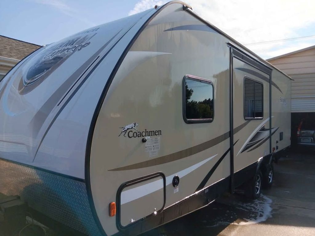 2017 Coachmen Freedom Express 257BHS - National Vehicle