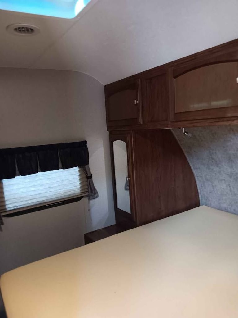 2017 Coachmen Freedom Express 257BHS - National Vehicle