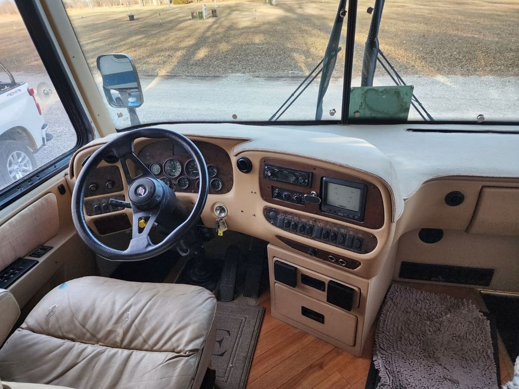 2001 Newmar Dutch Star 3891 - National Vehicle