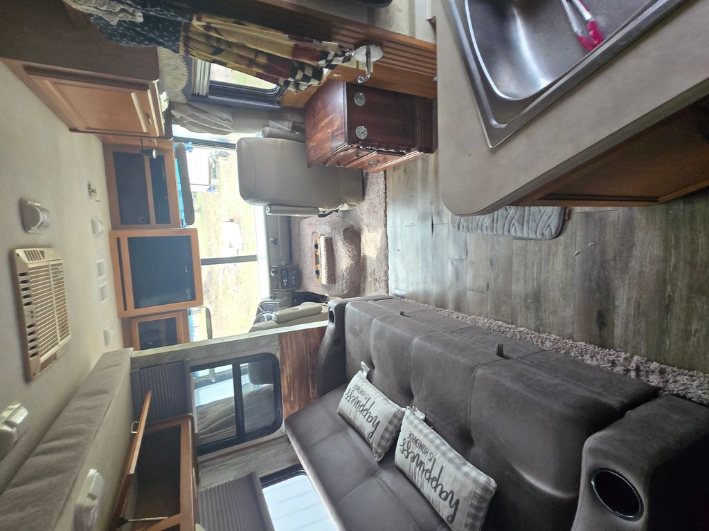 2003 Fleetwood Flair 34F - National Vehicle
