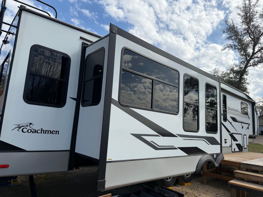画像 2023 Coachmen Chaparral 360IBL - National Vehicle