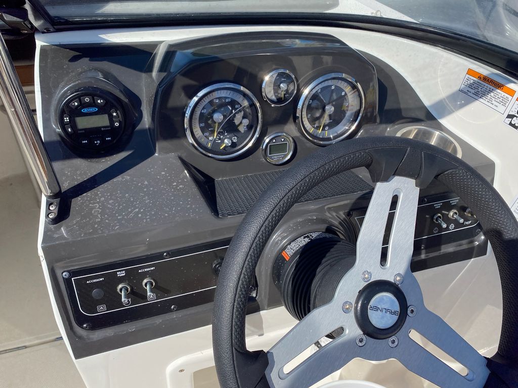 2022 Bayliner VR4 - National Vehicle